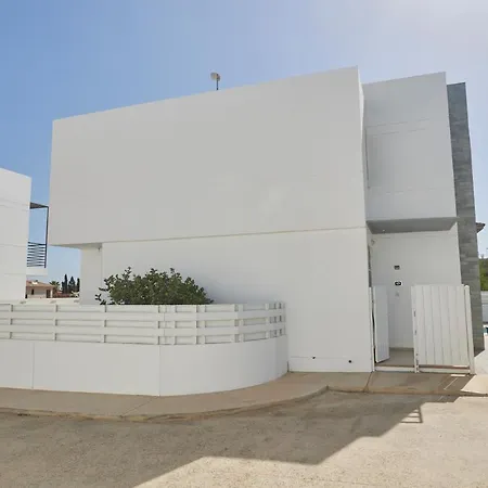 Pearl Vila *