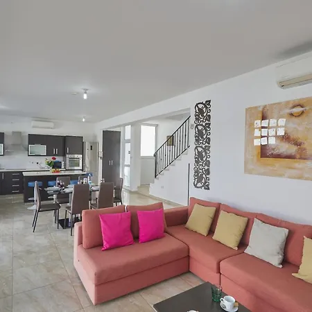 Pearl * Protaras