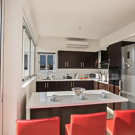 Pearl Vila