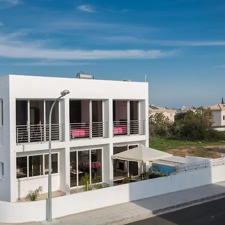 Vila Pearl *