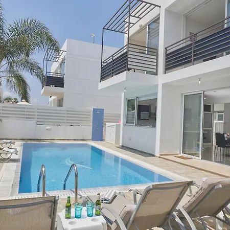 Vila Pearl *